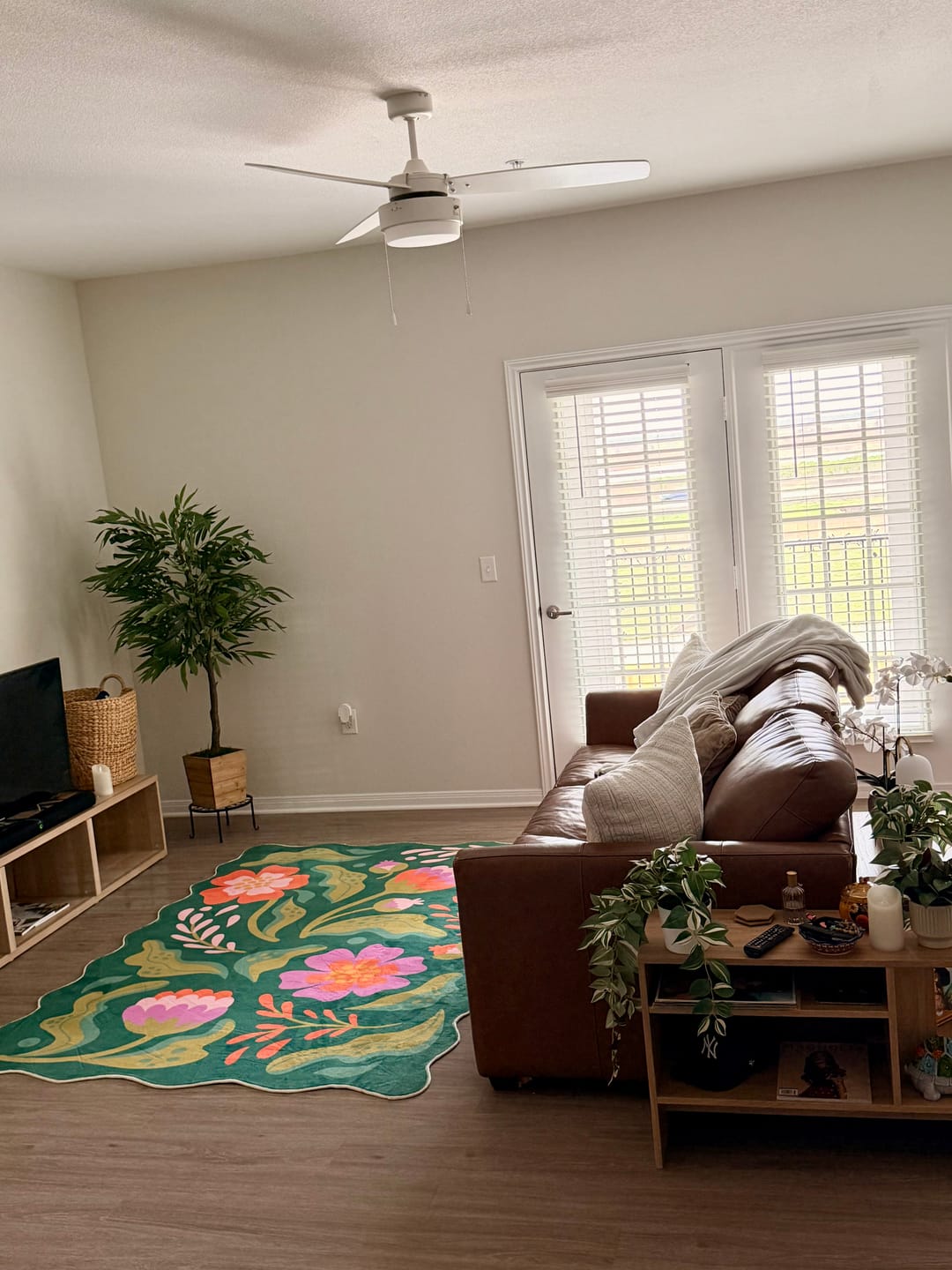 Customer photo review of Green Base Pink Floral Wavy Rug by Jessica Miller