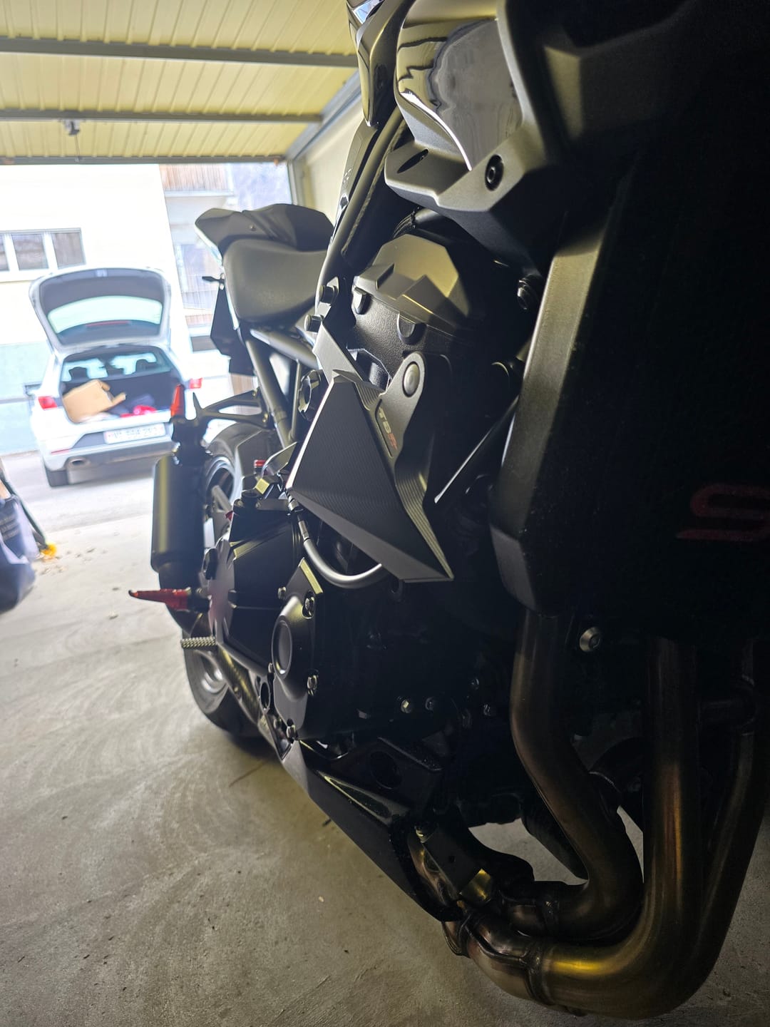 Customer photo review of Kawasaki Z900 Sturzpads – Top Block Racing – Paar – SE / Performance / A2 - Modelle (2025-2026)