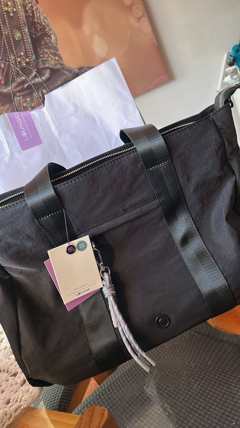 Customer photo review of Cartera De Hombro Notebook Nylon Straps Gruesos Llavero