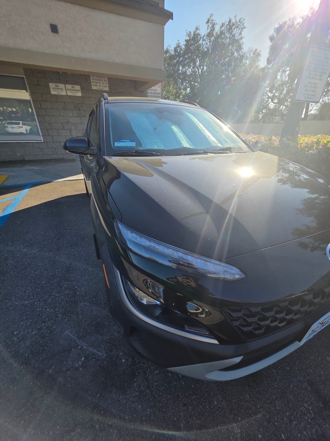 Customer photo review of 2018-2023 Hyundai Kona Window Visors Wind Deflectors Rain Guards