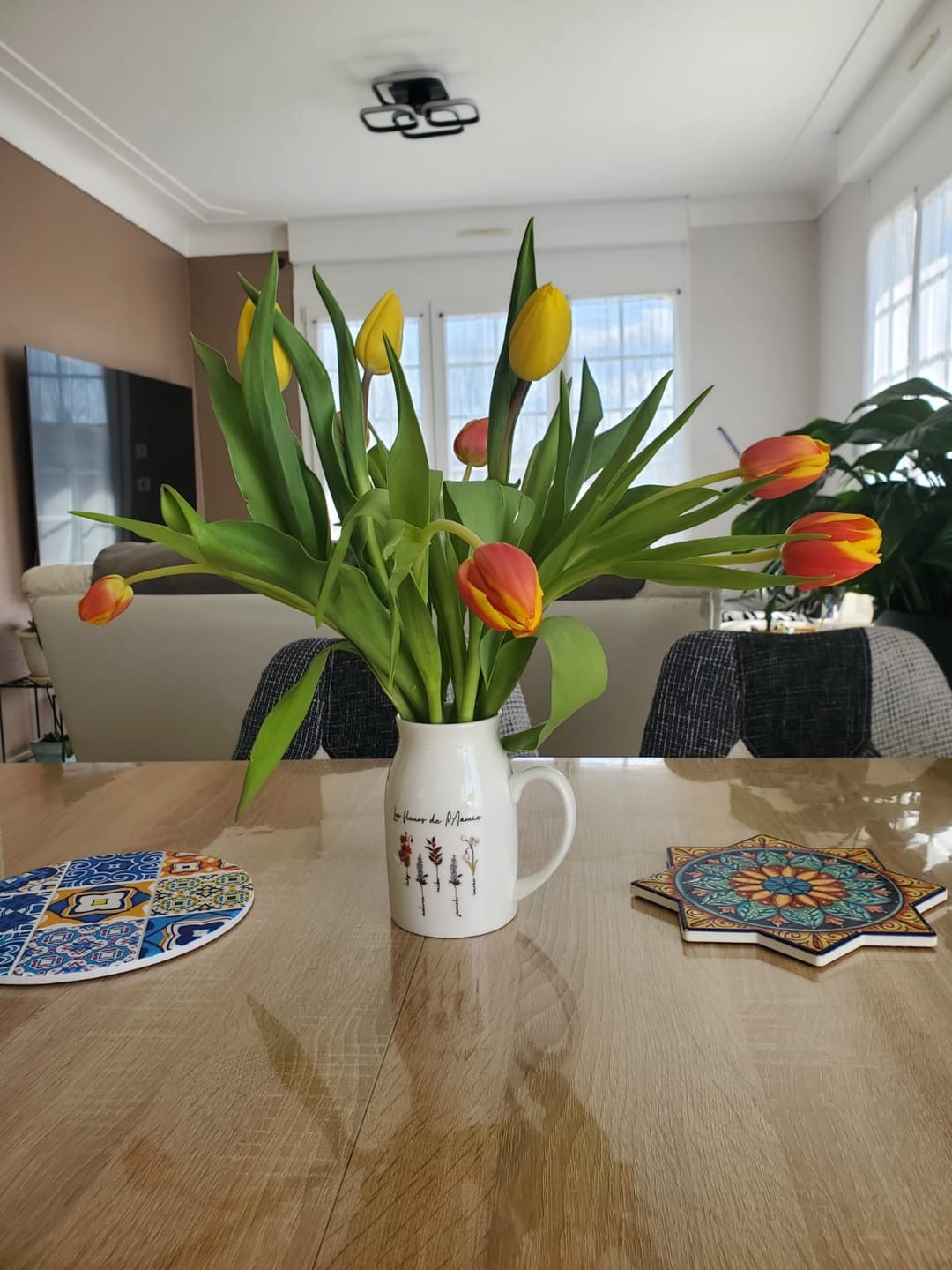 Customer photo review of Toujours en fleur - Vase personnalisé avec des fleurs et noms pour Maman et Mamie