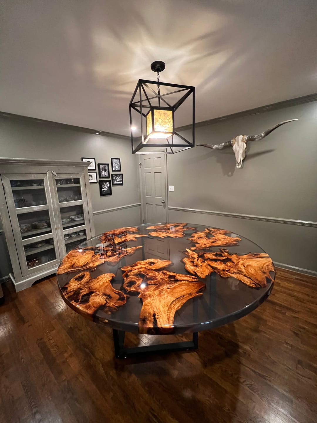 Customer photo review of Custom Round Camphor Clear Resin Epoxy Table RT22