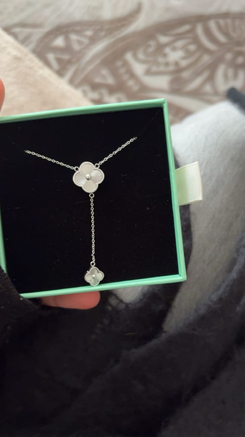 Customer photo review of Golden Lucky Leaf Kette 2.0 14K Vergoldet