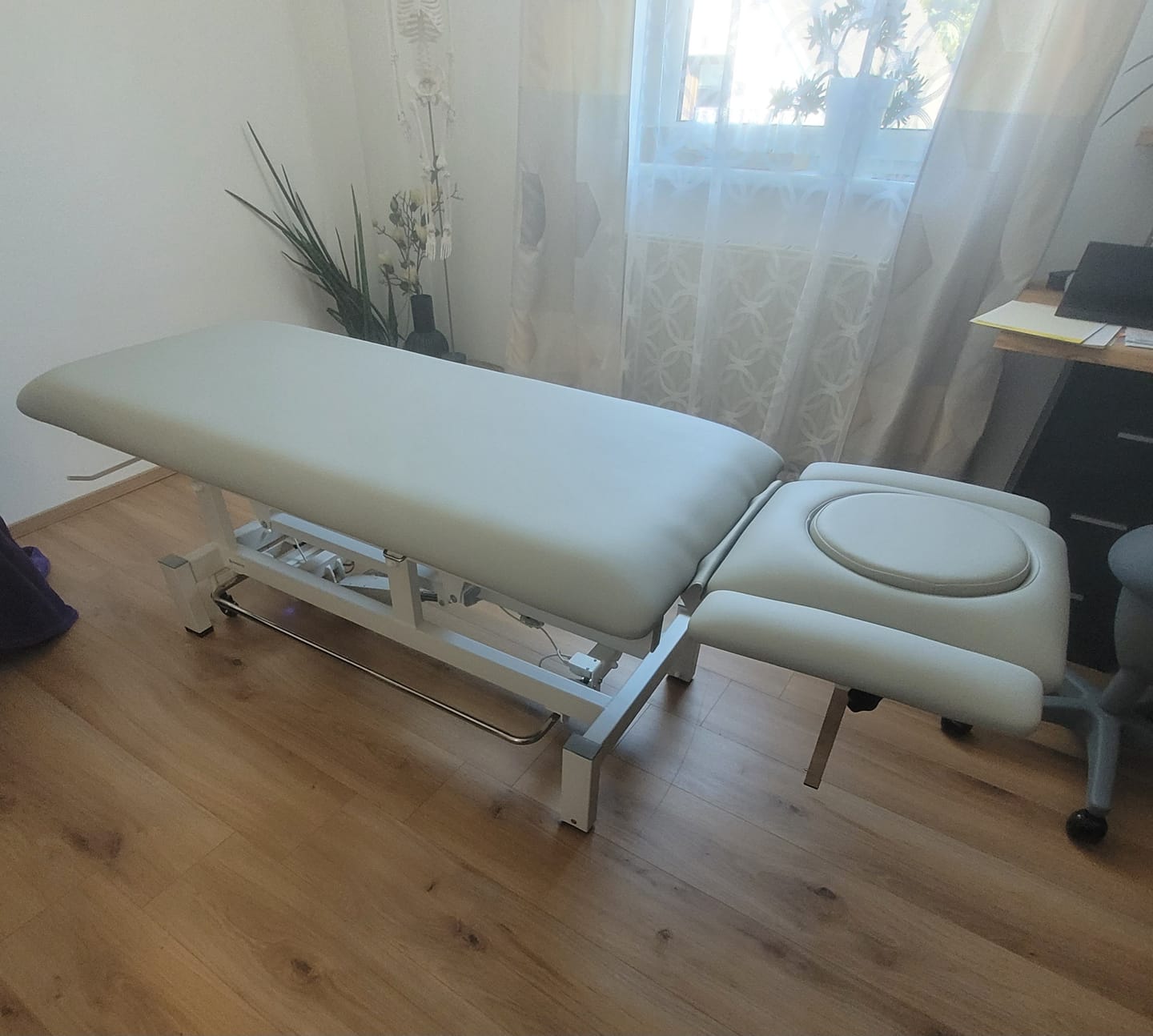 Customer photo review of Massageliege Elektrisch Fortis 4 Ergo | 4-Segmente | Handfernbedienung Steuerrahmen | 3 Jahre Garantie