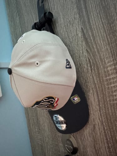 Customer photo review of 9FORTY A-Frame Los Angeles Dodgers MLB World Series Champions 2025 Stone Snapback