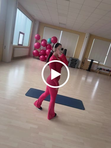 Customer video review of LUXE Flow Zip-Jacket - Candy Red (Limited Edition)