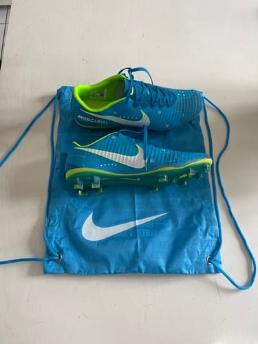Customer photo review of Mercurial Vapor 11 Elite FG Neymar - Bleu/Vert