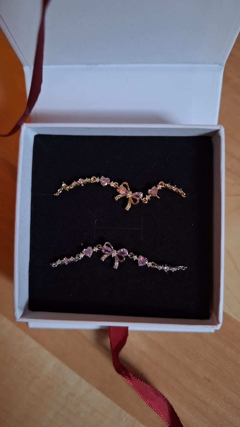 Customer photo review of Bow Bracelet