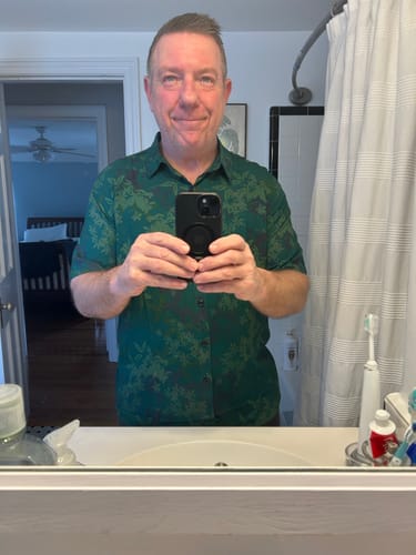 Customer photo review of Men's Vintage Floral Breathable Vacation Short Sleeve Shirt