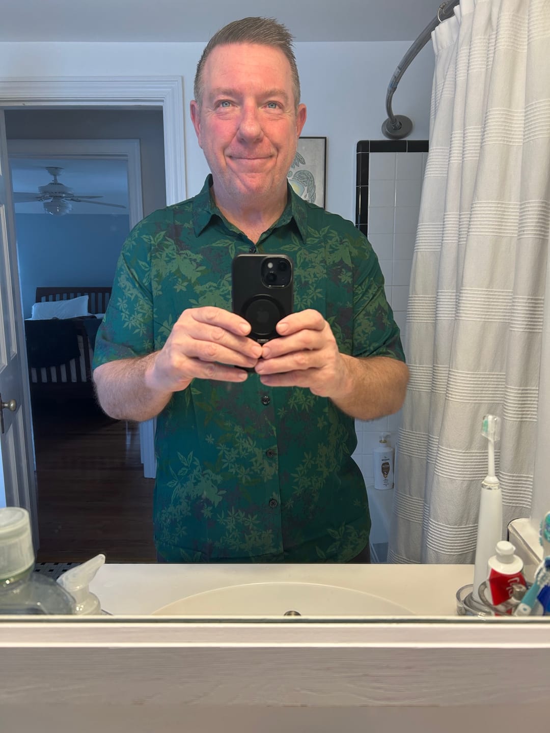 Customer photo review of Men's Vintage Floral Breathable Vacation Short Sleeve Shirt