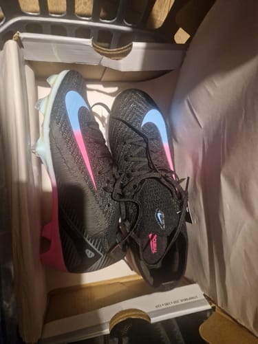 Avis photo d'un client sur Vapor 16 Nike by You FG - Noir/Bleu/Rose