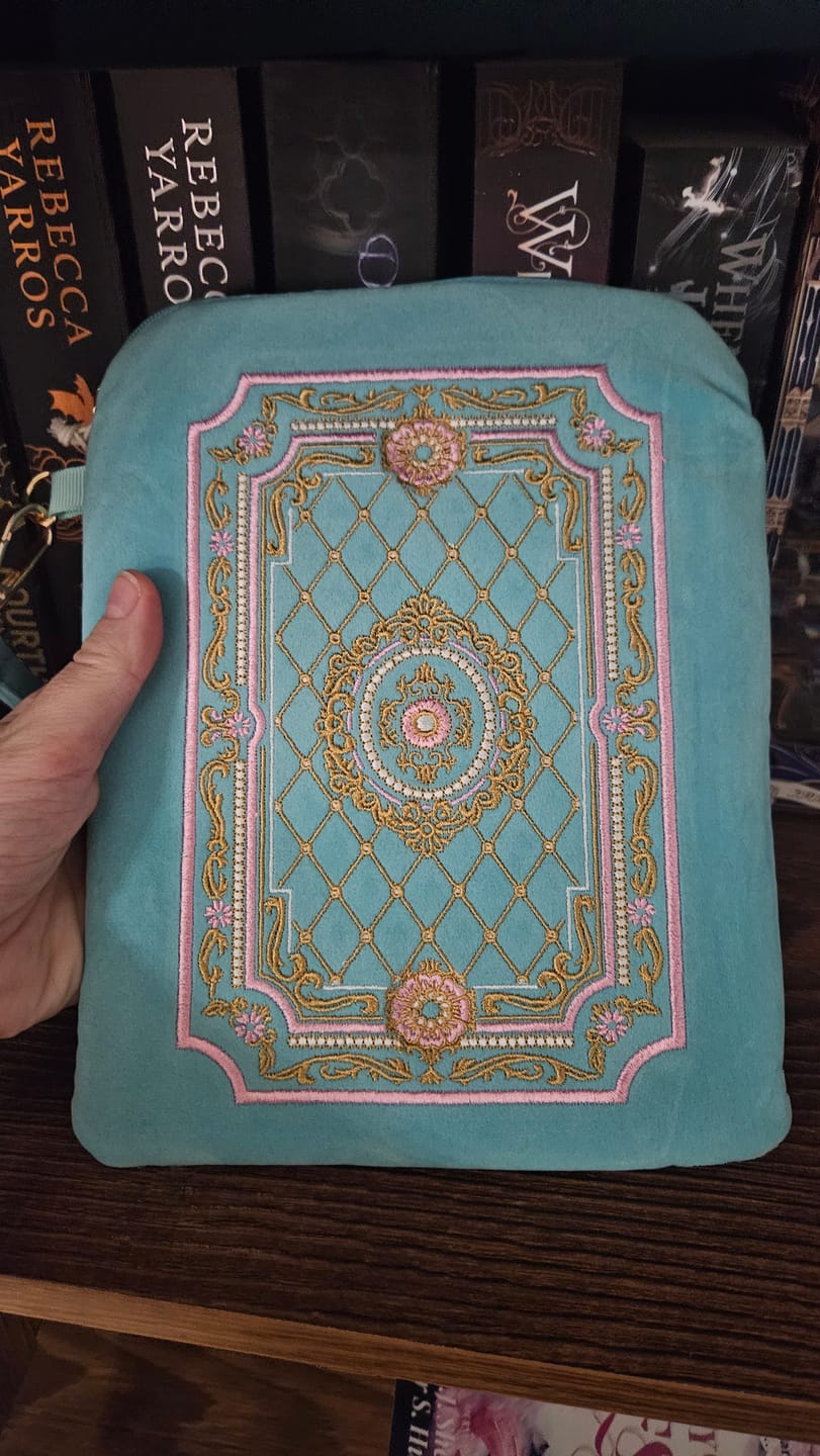 Customer photo review of Antoinette eReader Sleeve