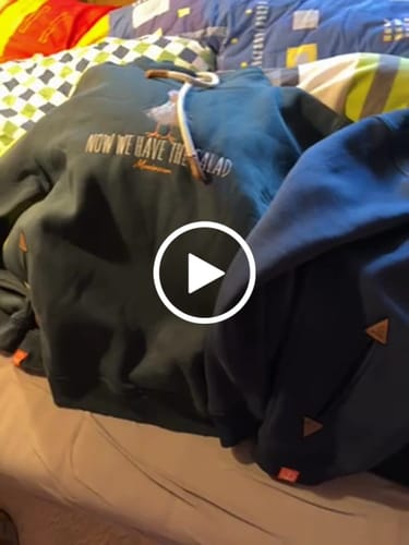 Customer video review of Möwe Nee · Emaille Anhänger
