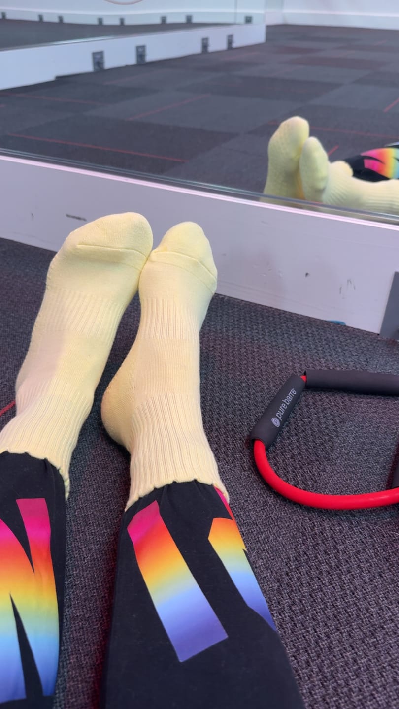 Customer photo review of Elliosa Grip Basics - Butter Yellow