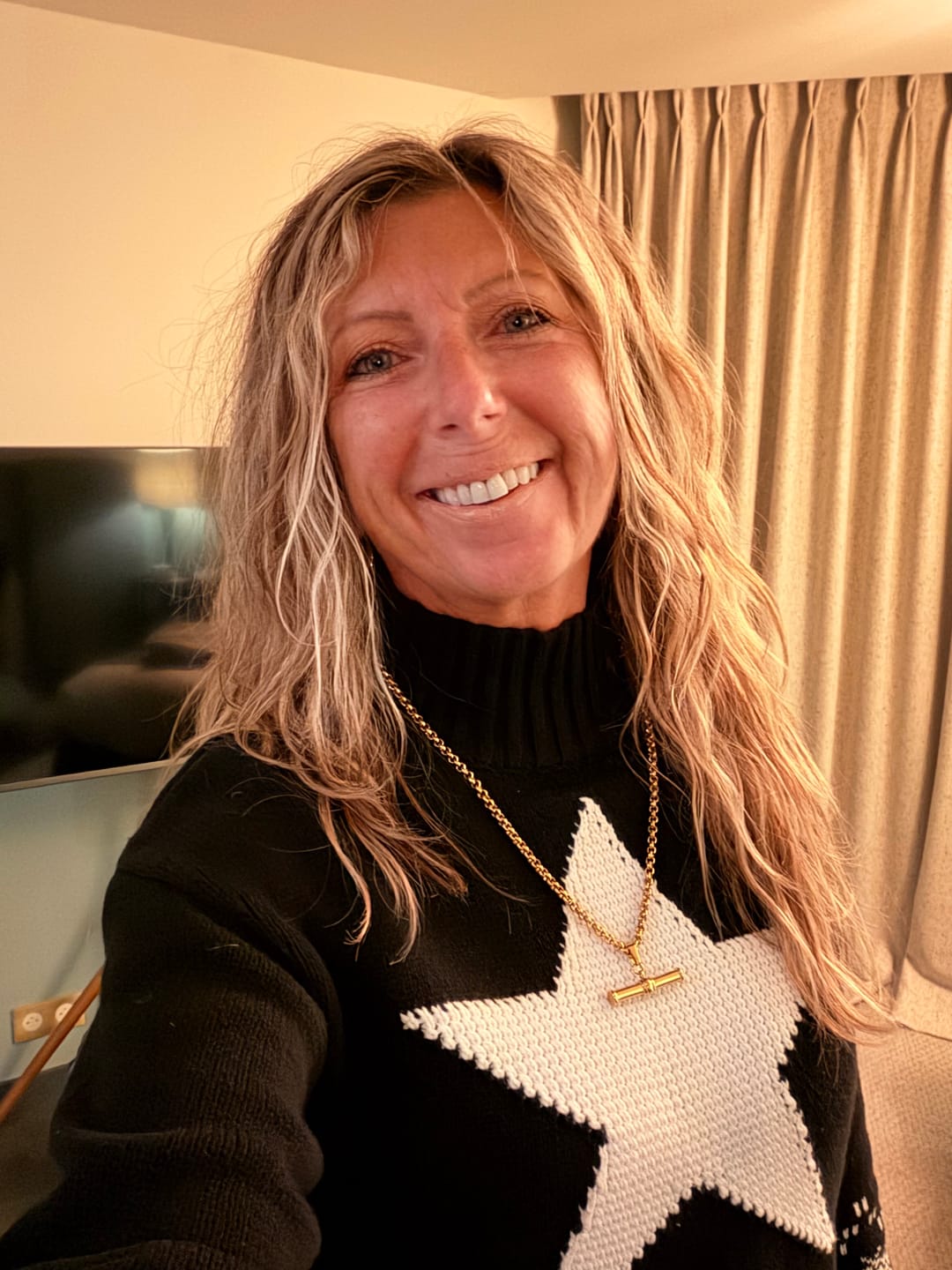 Customer photo review of XL T-Bar Necklace