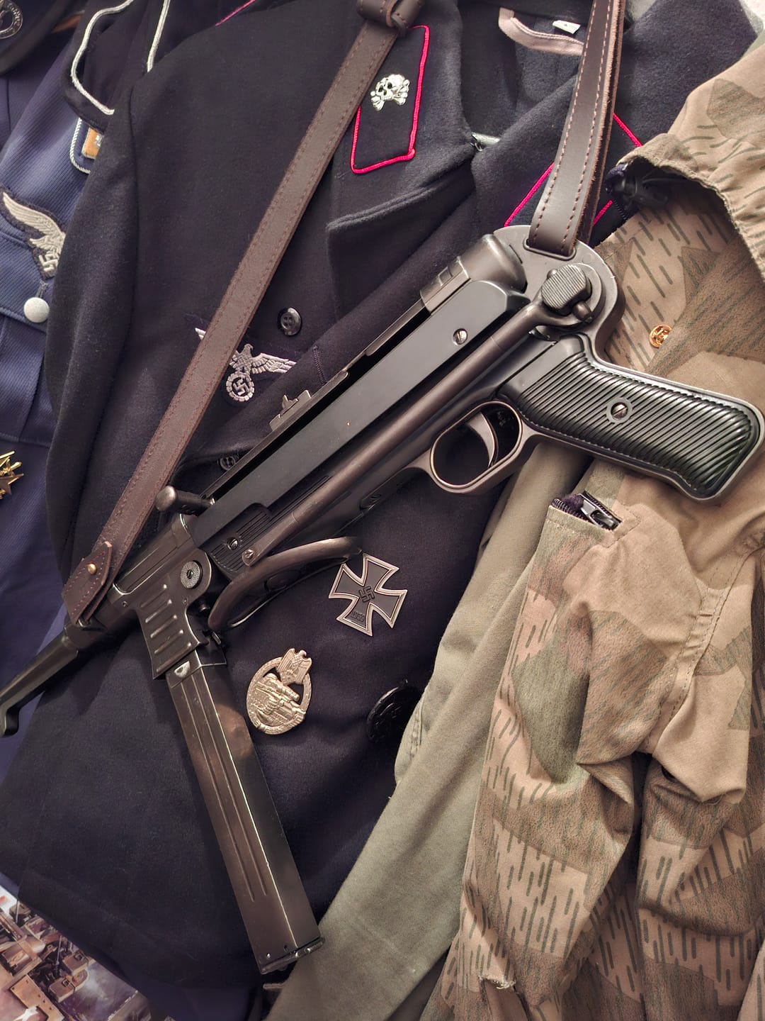 Customer photo review of CALL OF DUTY - German WWII MP40 Sub-Machine Gun 1940