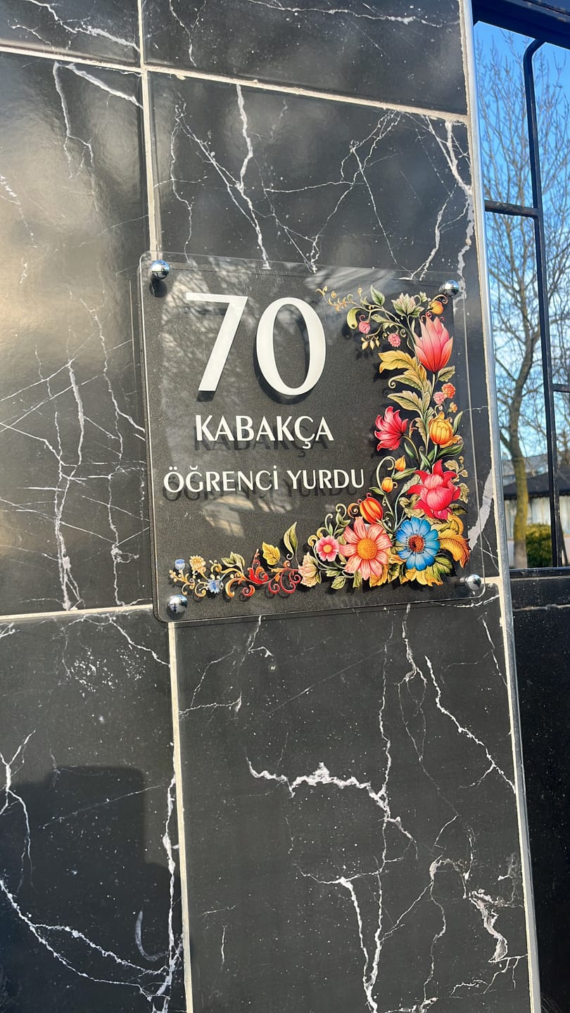 Customer photo review of Çiçek Desenli Zarif Daire Kapı Tabelası