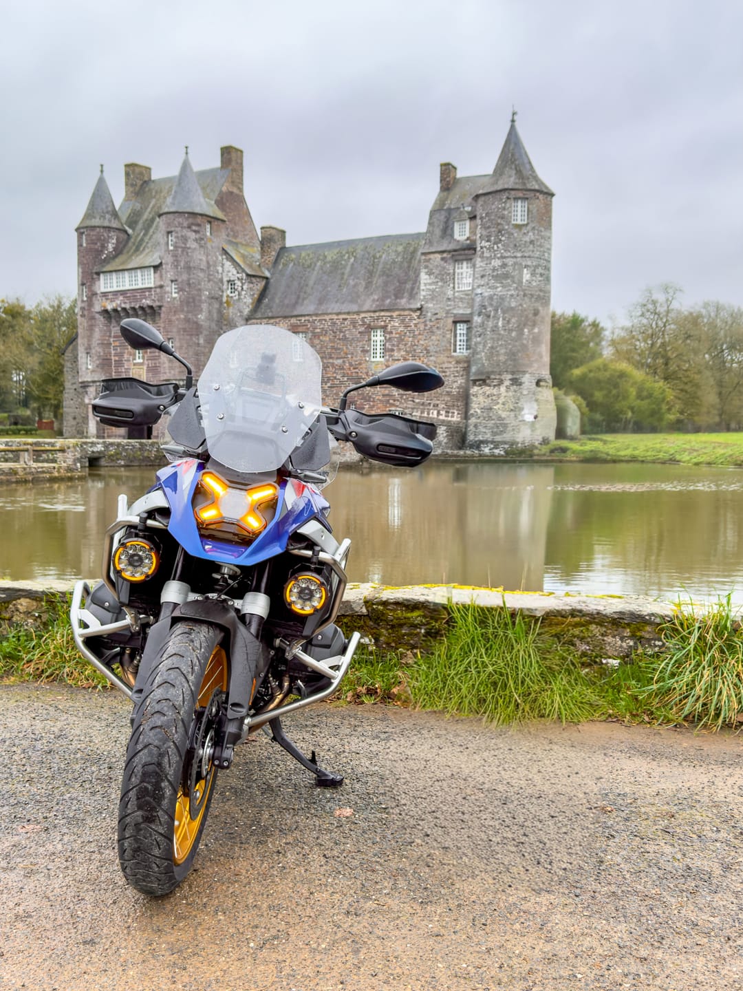 Customer photo review of Motorcycle Lights – The World’s Smartest Motorcycle Auxiliary Lighting System