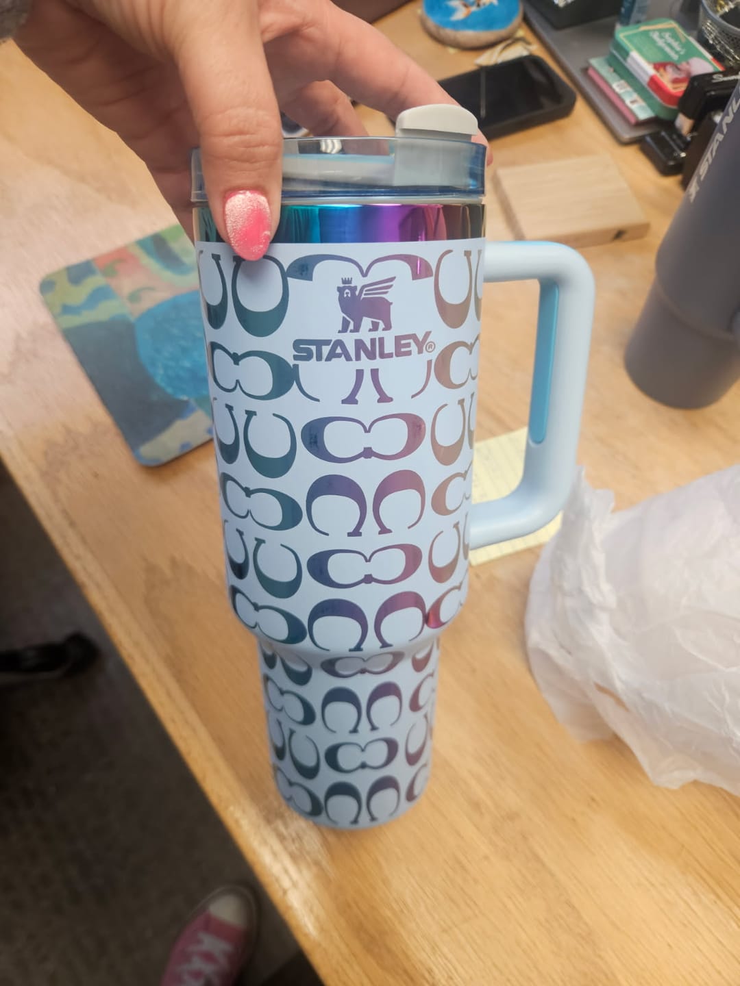 Customer photo review of Designer Holographic In-Car Insulated Cup 40OZ🔥 Free shipping by ✈️