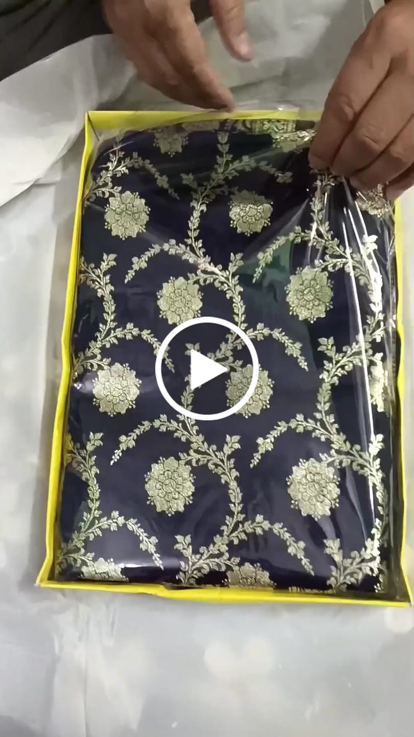 Customer video review of Navy Blue Murmuri Jaal Katan Silk Banarasi Saree