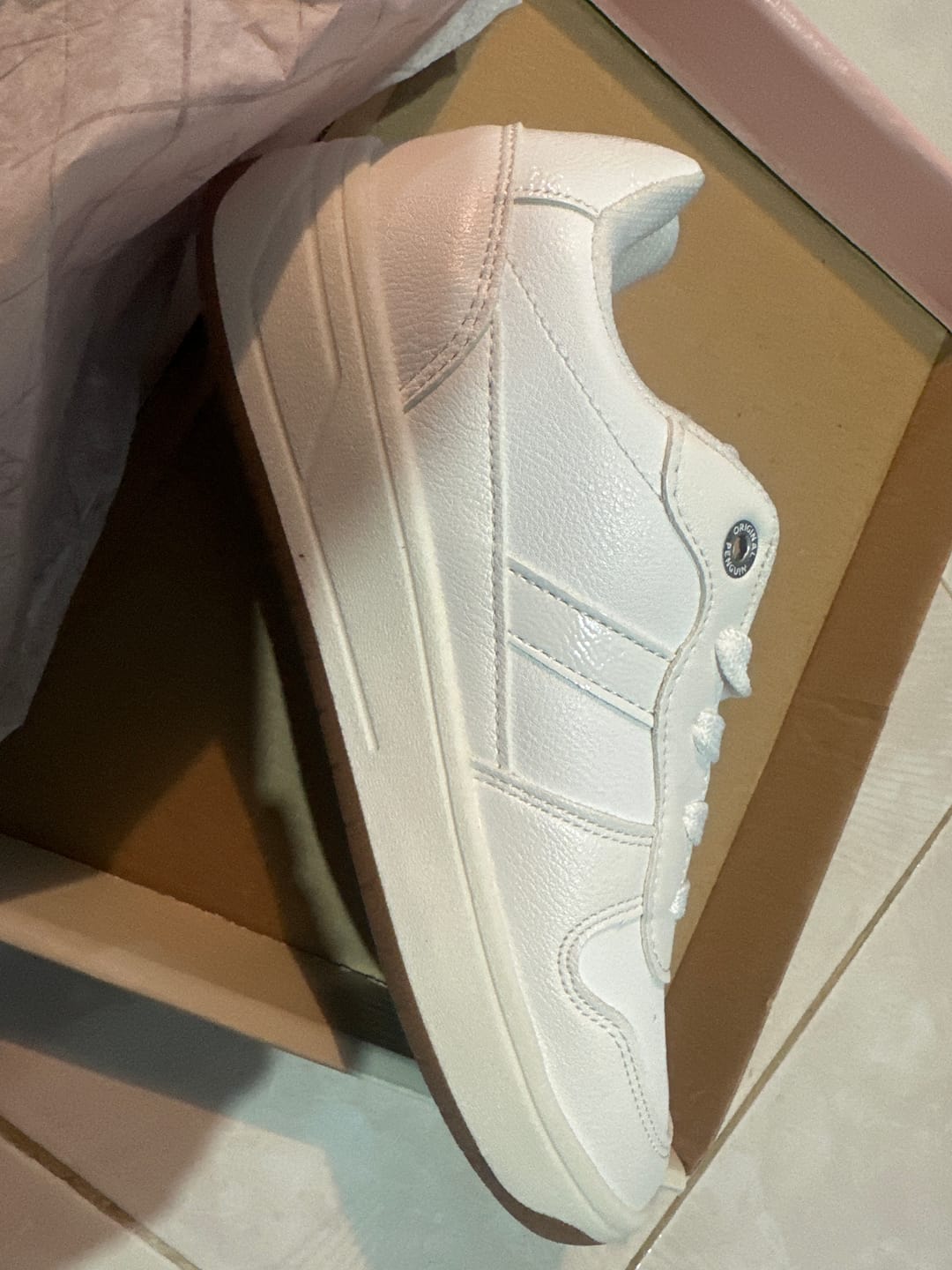 Customer photo review of Tenis Style Elsie Blanco