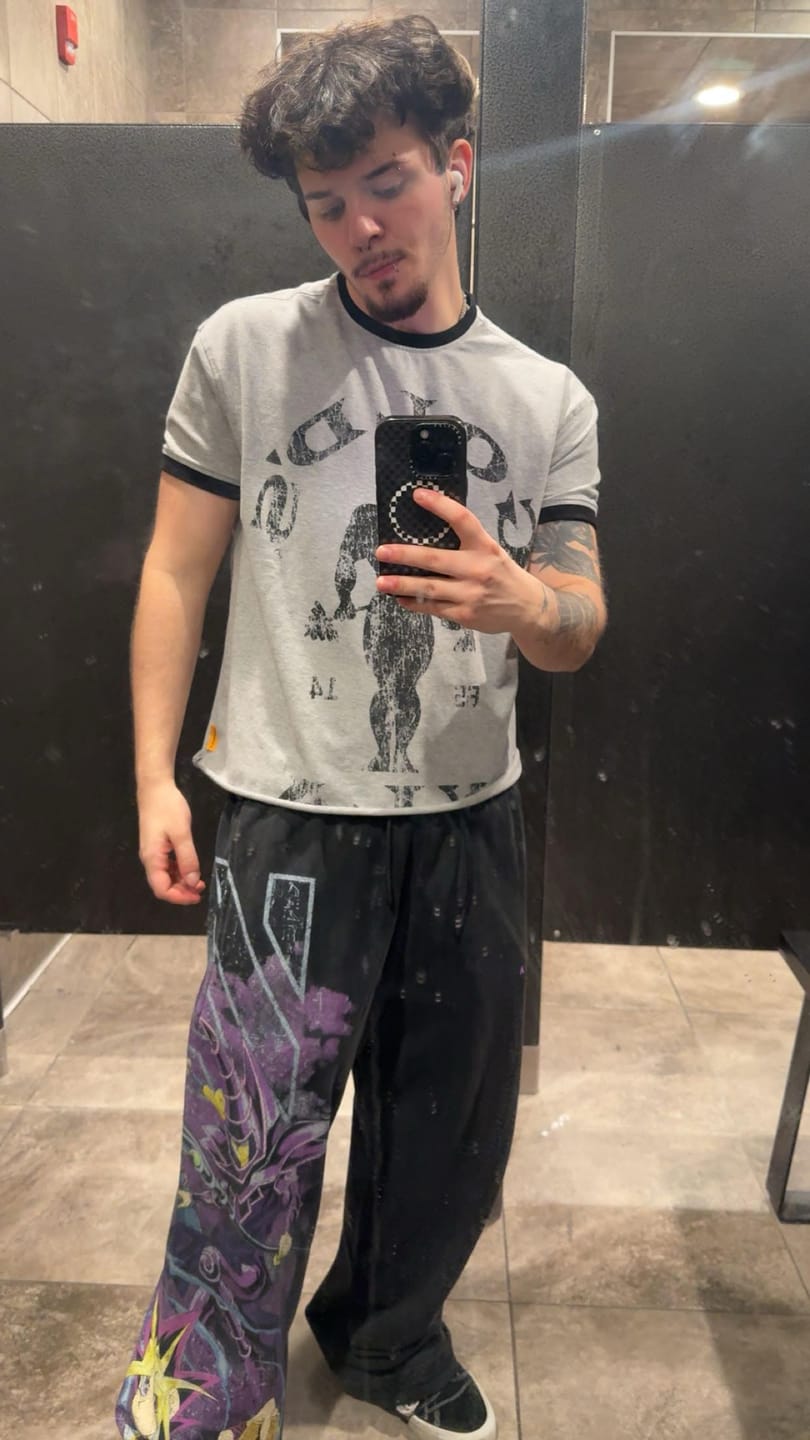 Customer photo review of 4009 - Golds Gym Ringer Tees