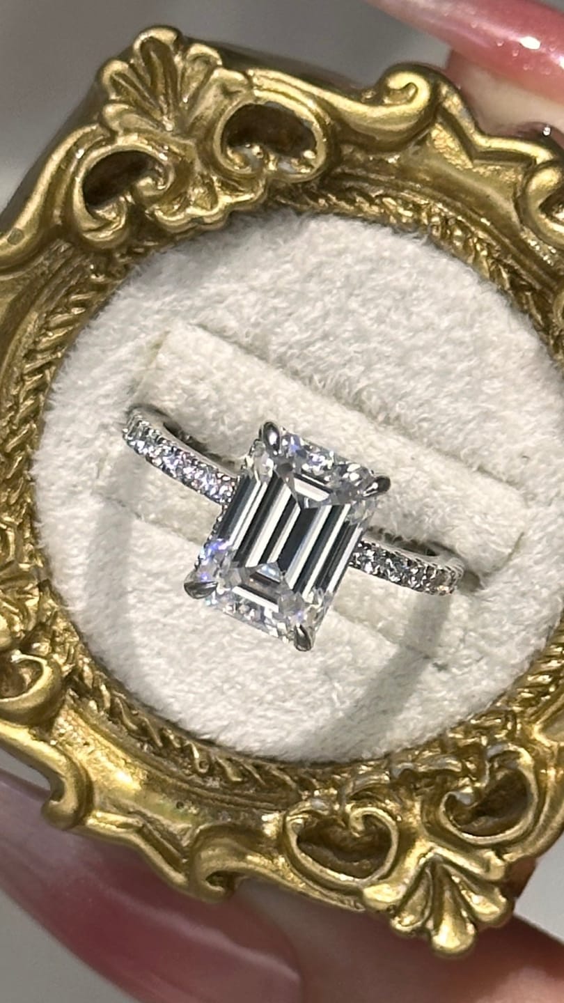 Customer photo review of Rodiffy Moissanite 3.5 Ct Emerald Cut Engagement Ring For Women
