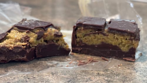 Customer photo review of Pistachio Dubai Chocolate Bar