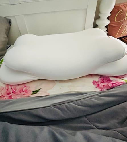 Customer photo review of Mellow CloudAlign™ Pillow