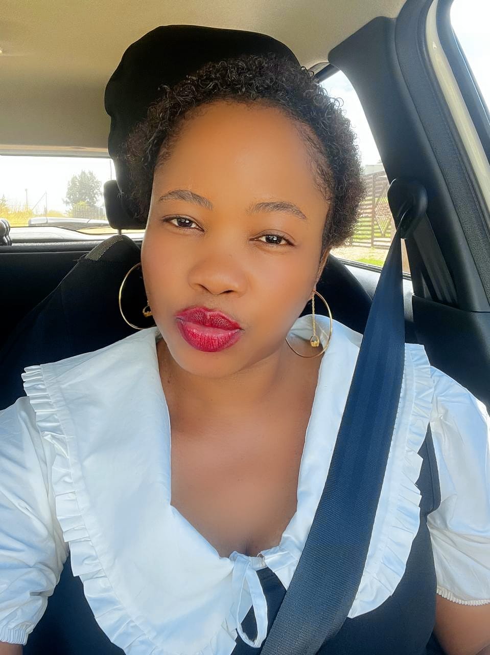 Customer photo review of Gold Era Drop Hoops