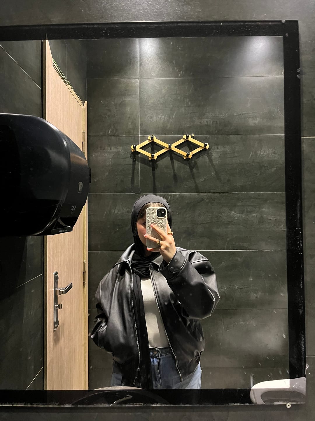 Customer photo review of Vintage leather jacket - Black