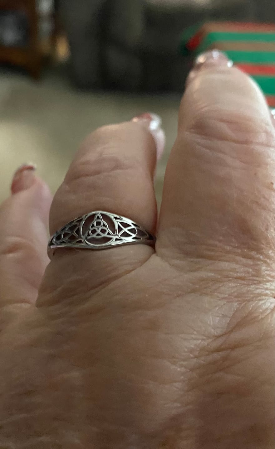 Customer photo review of Titanium Steel Celtic Knot Hollow Ring (Retro Ethnic Style)