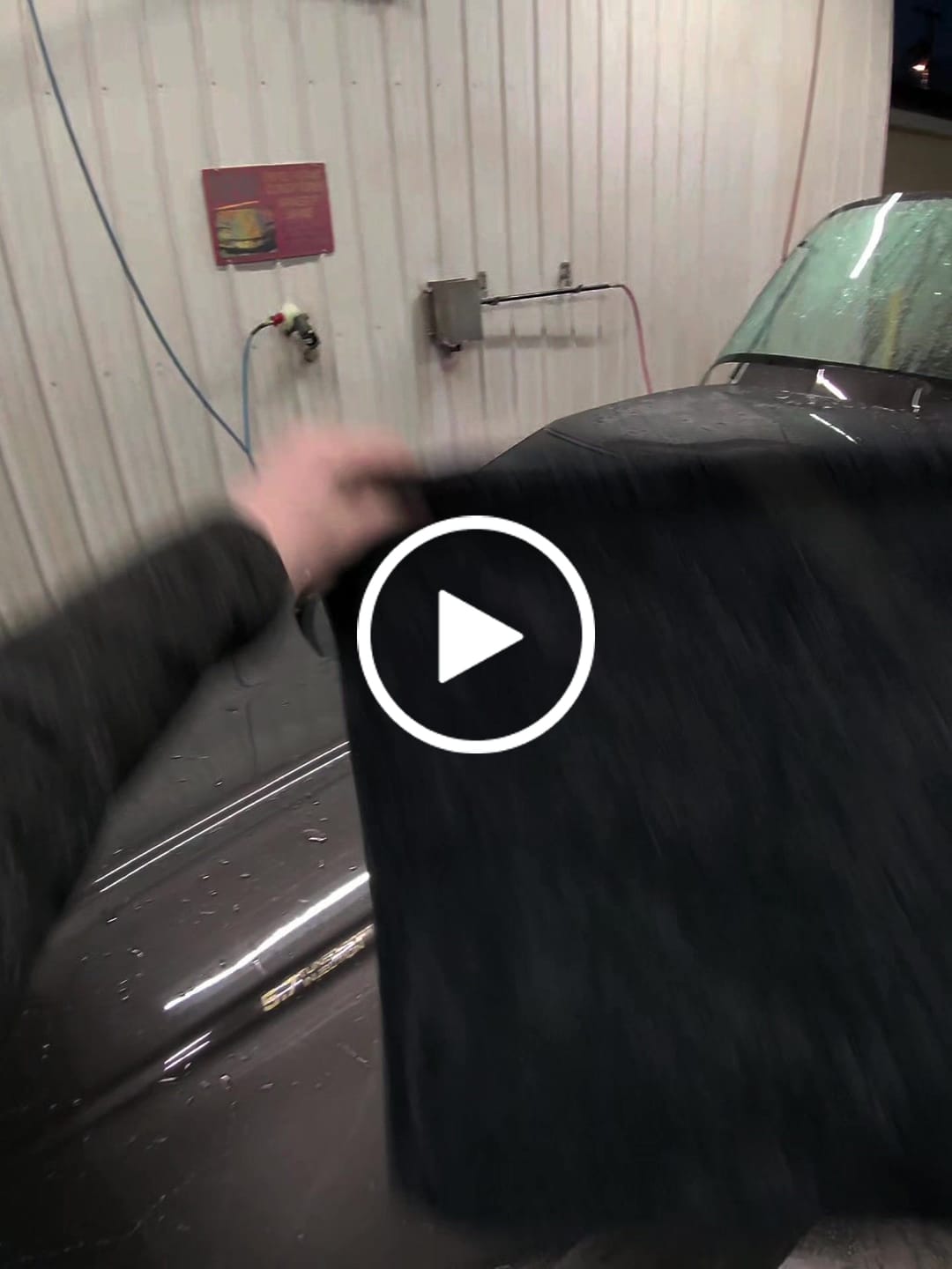 Customer video review of BLACKLINE® TWISTED-LOOP DRYING TOWEL