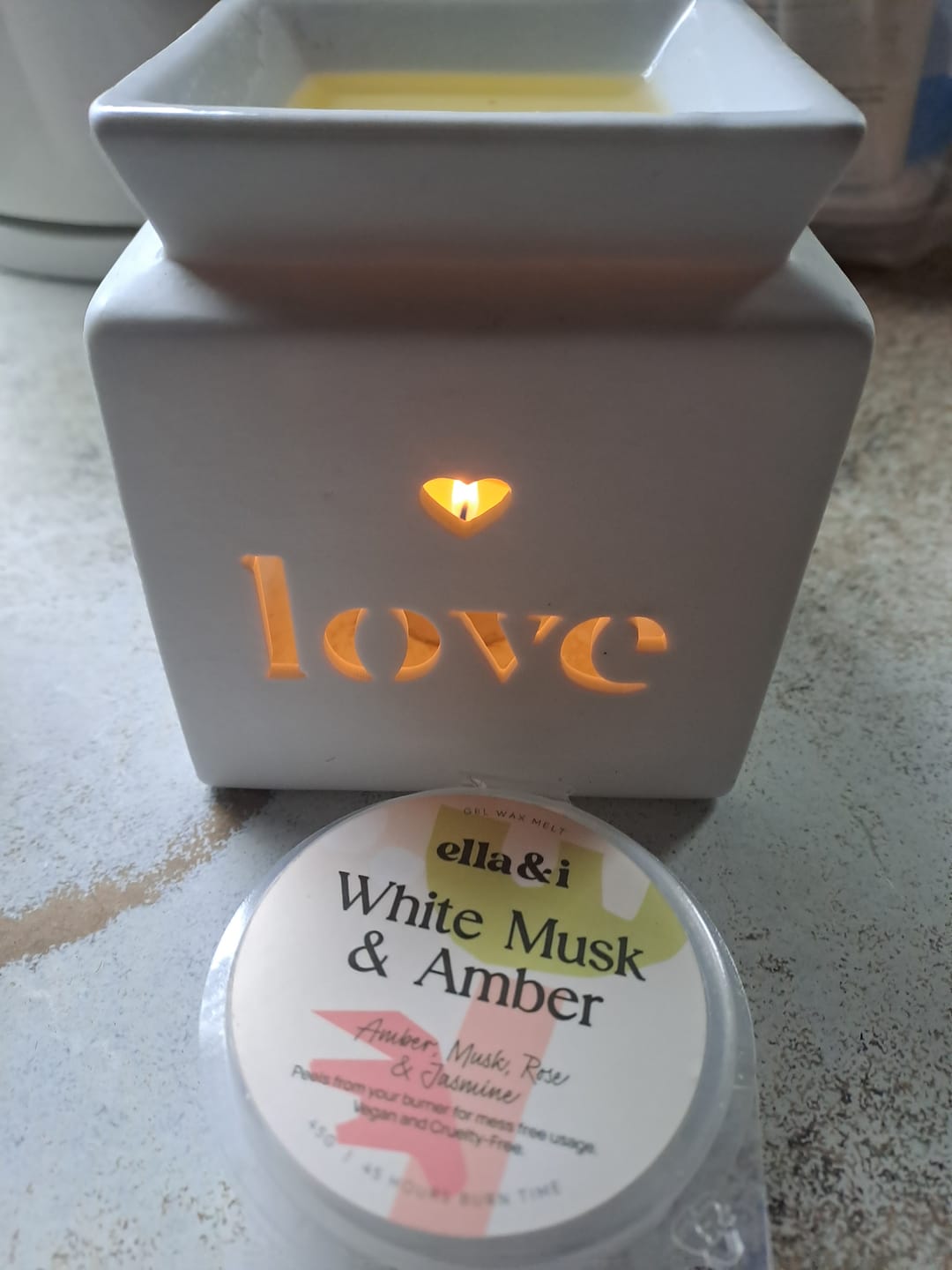 Customer photo review of Ella & I Gel Melt Subscription Box