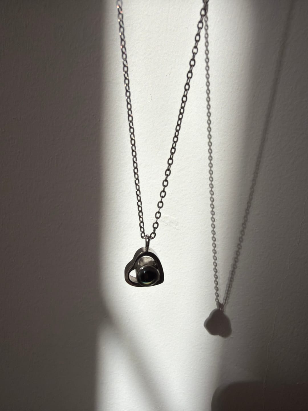 Customer photo review of Collar con Foto Dentro "Corazón Eterno"