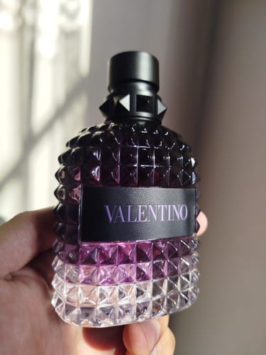 Reseña con foto de un cliente sobre Perfume Valentino Uomo Born in Roma Purple Melancholia 100ML EDT
