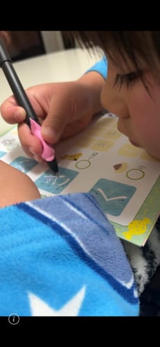 Customer photo review of 文字が消える!? まほうのドリル（ひらがな・カタカナ）
