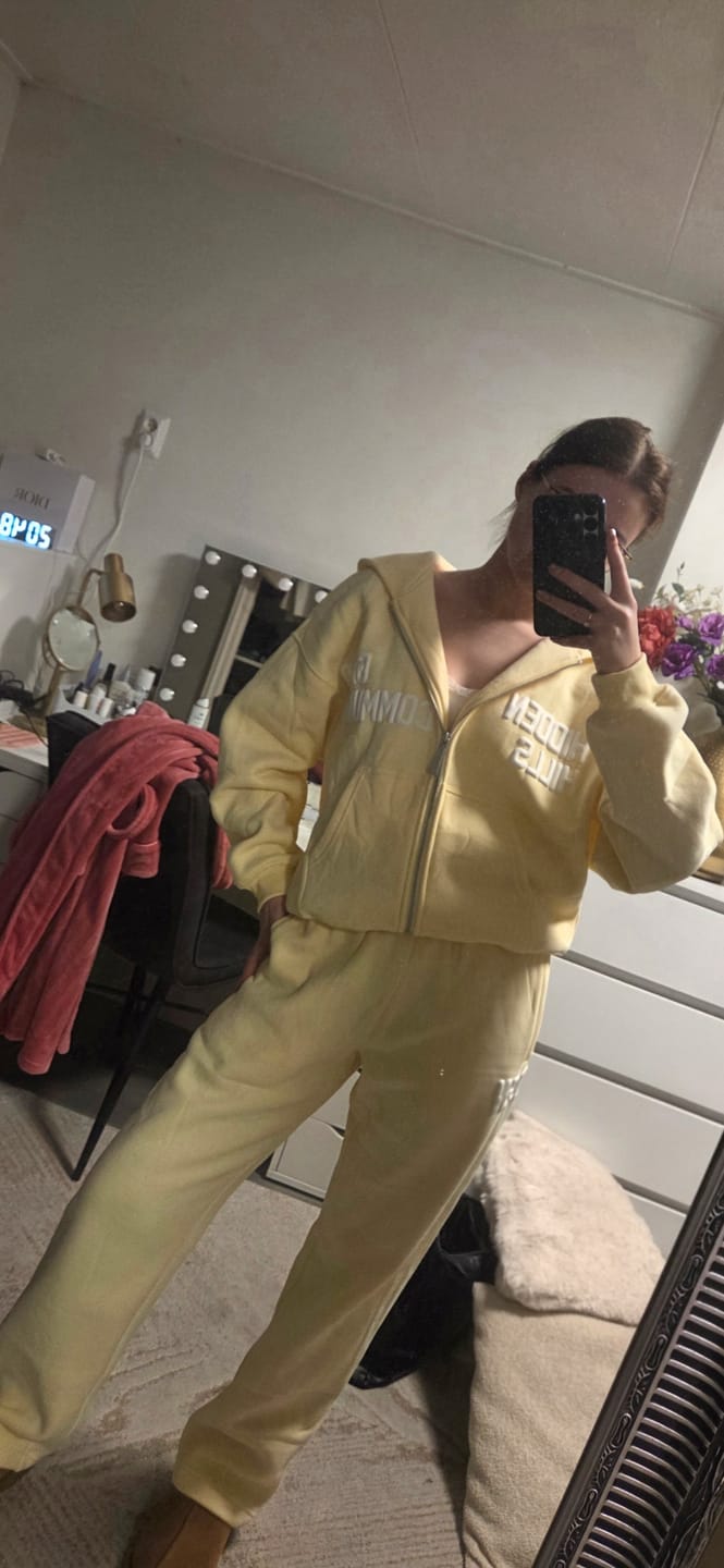 Customer photo review of GATED COMMUNITY ZIP HOODIE BUTTER YELLOW