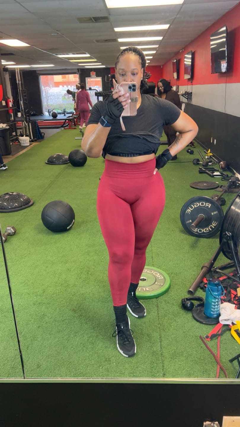 Customer photo review of Contour Seamless Leggings