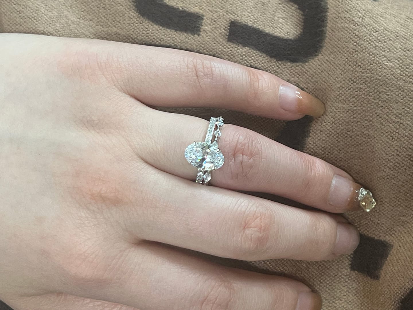 Customer photo review of S925 Attractive 2PC 2.5Ct Oval Cut Bridal Wedding Ring Set Stackable Ring Set For Daily Wear