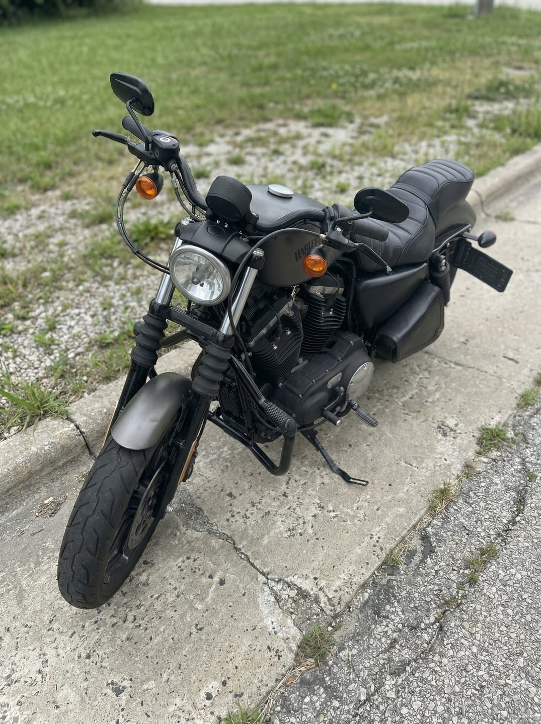 Customer photo review of 3L - Sprinter Harley Sportster Motorcycle Swing Arm Bag