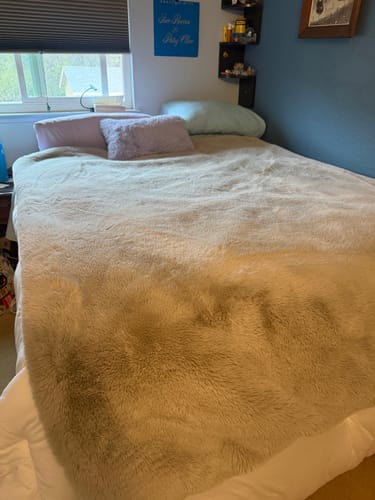 Customer photo review of MarshMellow Comforter