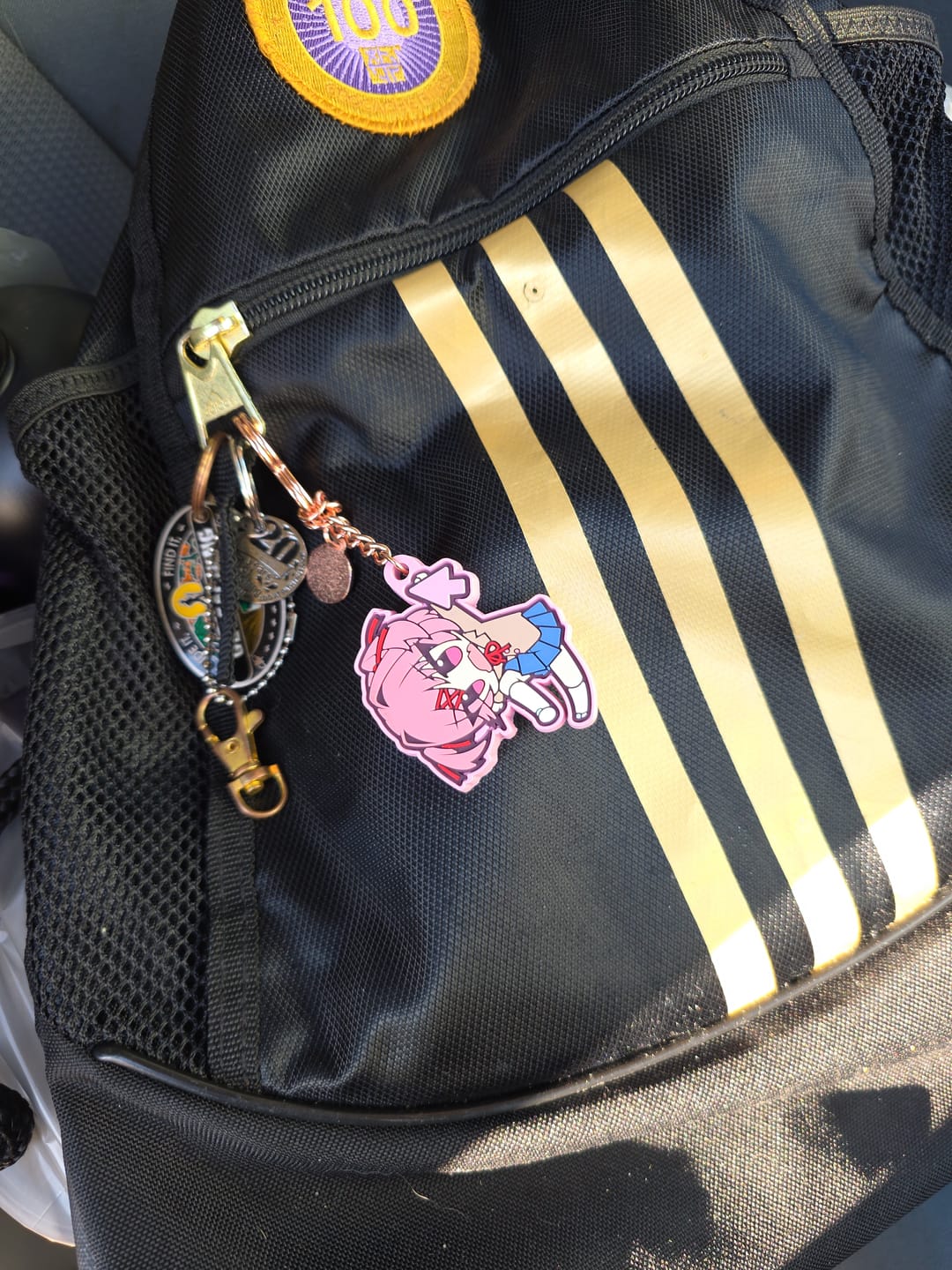 Customer photo review of Doki Doki Literature Club - Natsuki Mouse Pointer Rubber Keychain