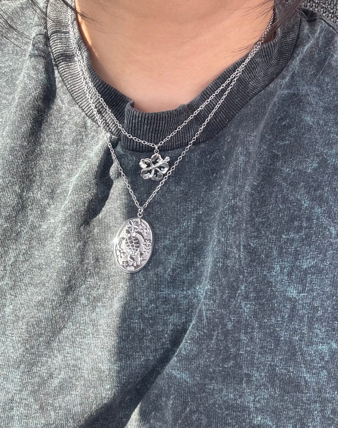 Customer photo review of New Year New Bloom Turtle Necklace Set