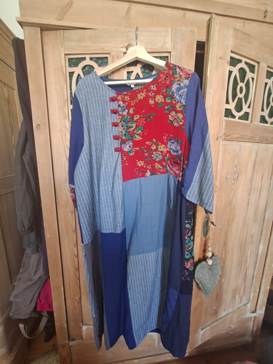 Customer photo review of Plus SIze Women Ethnic Patchwork O-Neck Linen Cotton Maxi Dress