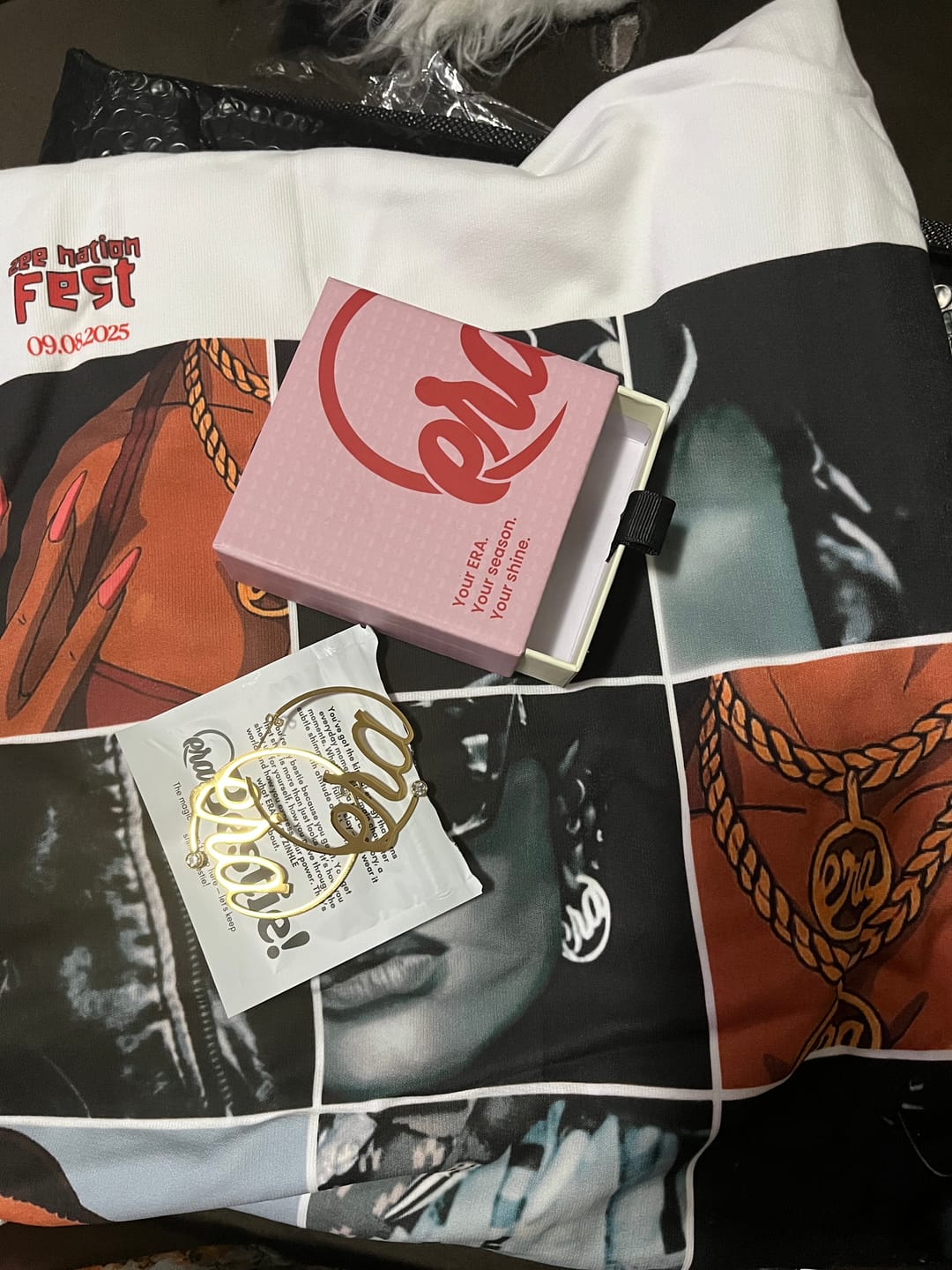 Customer photo review of Gold Era Logo Hoops
