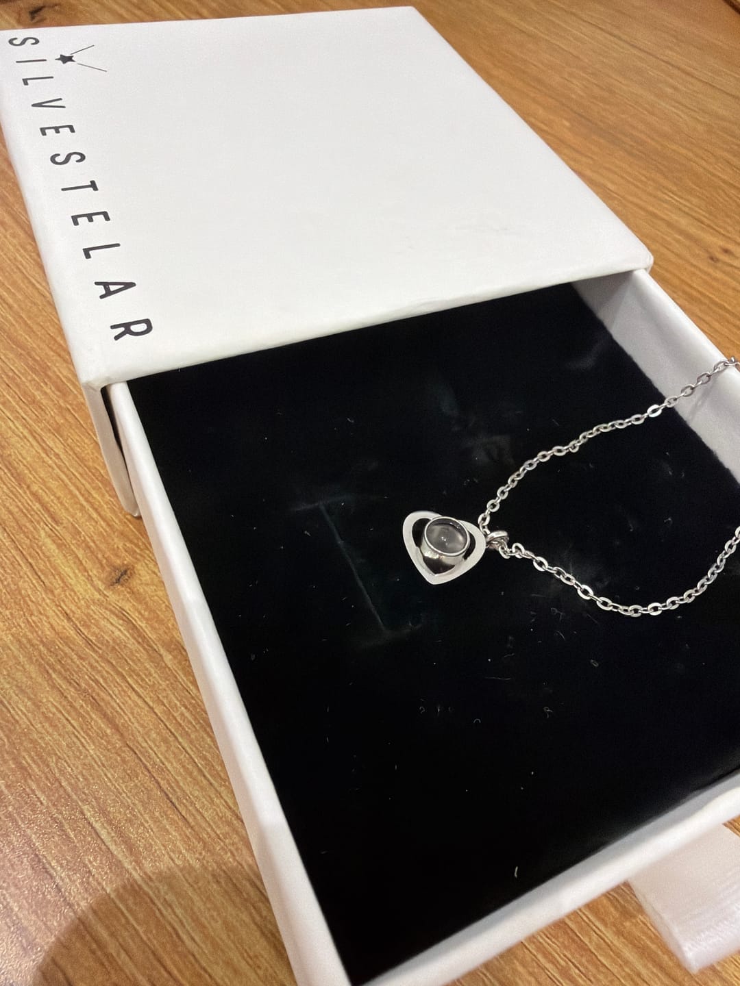 Customer photo review of Collar con Foto Dentro "Corazón Eterno"