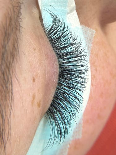 Customer photo review of UV Lash Glue Clear 5ml