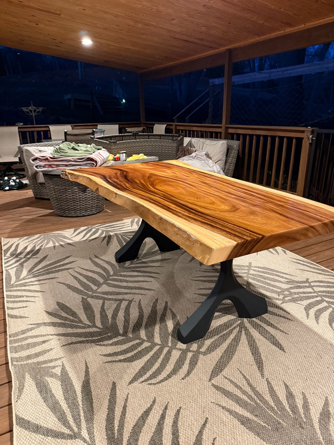 Customer photo review of Metal Table Legs 417 Xavier 28" H Made for DIY Builders