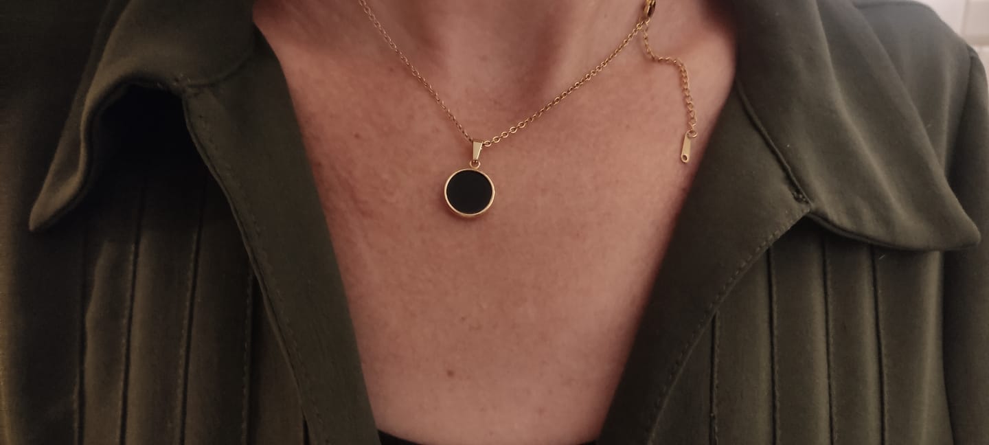 Customer photo review of Obsidian Halskette - Kreismedallion